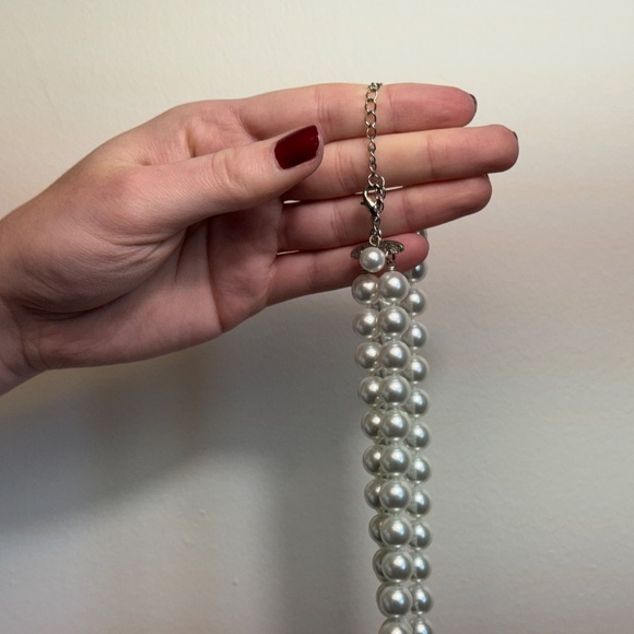 Double Strand of Costume Jewellery Pearls - Picture 7 of 7